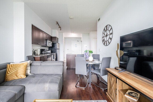 Building Photo - 250 Fort York Blvd