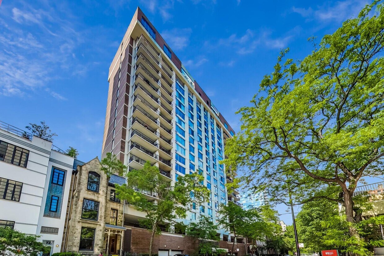 Foto principal - 71 E Division St
