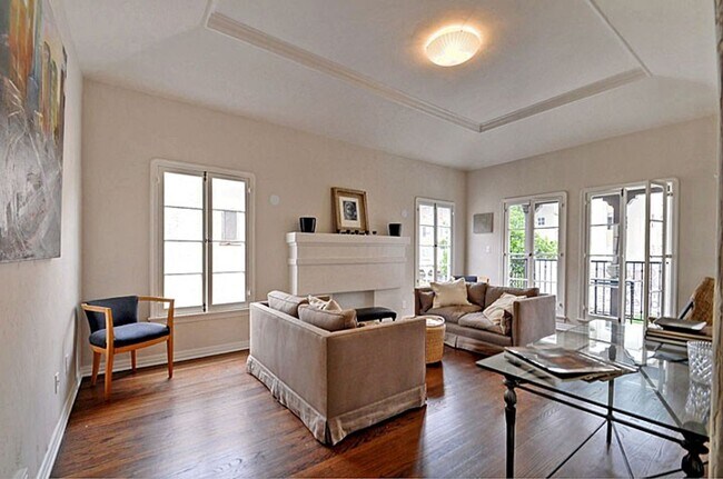 Foto del interior - 335 S Cloverdale Ave