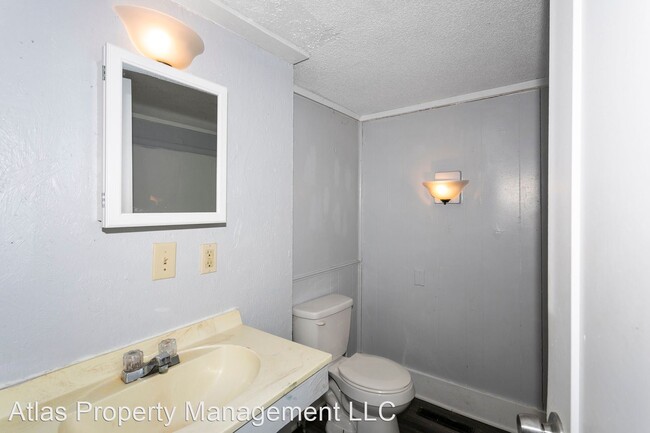 Building Photo - 2 br, 1 bath House - 401 W 26th St.