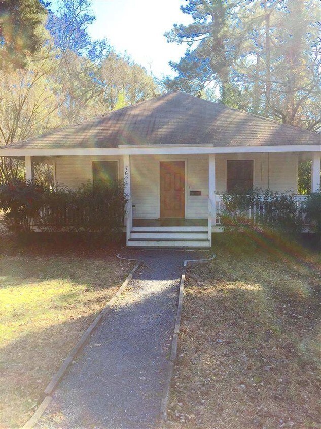Primary Photo - 765 S Ashe St