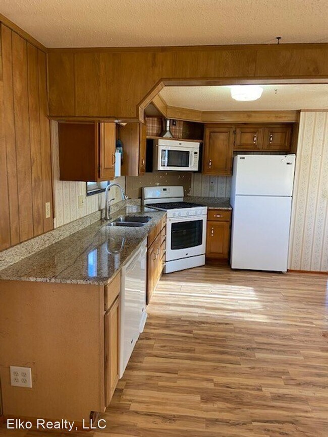 Building Photo - 3 br, 2 bath House - 2489 Chinook Drive