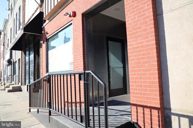 Building Photo - 1231 Vine St