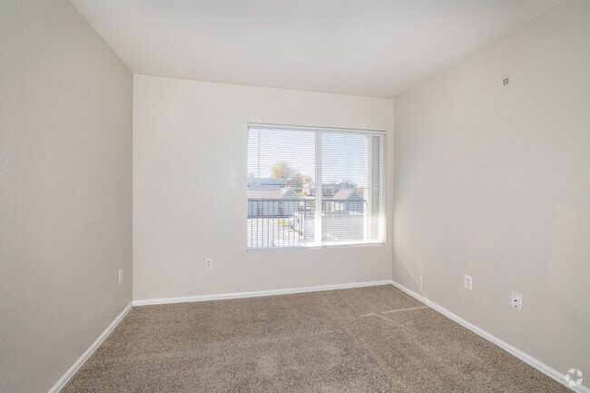 1BR, 1BA - 607SF - Bedroom - Spring Hollow