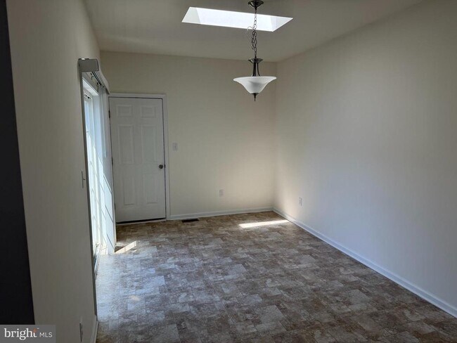 Foto del edificio - 280 N Bayberry Pkwy
