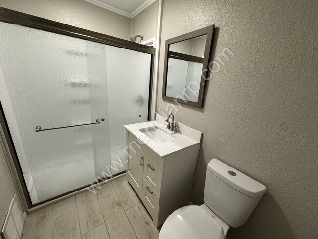 Foto del edificio - 4129 Bowser Ave