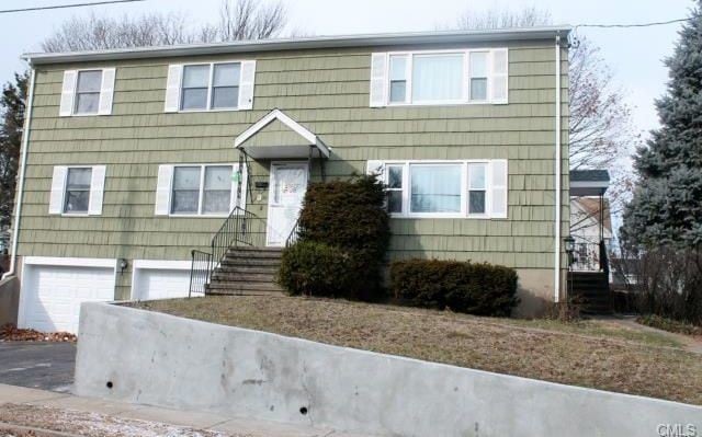 Primary Photo - 182 Goldenrod Ave