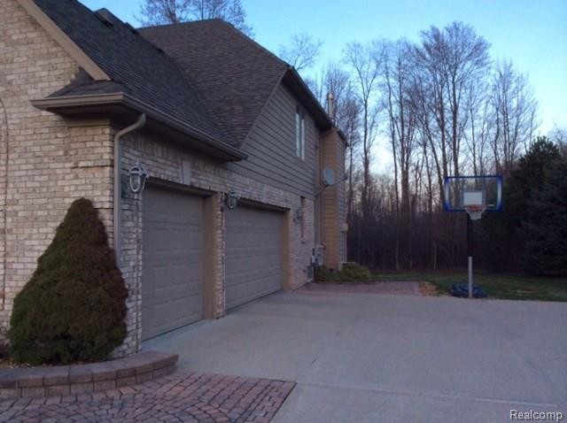 Building Photo - 43988 Basswood Dr
