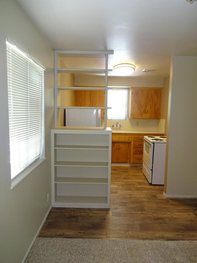 Building Photo - 5492 Carlson Dr