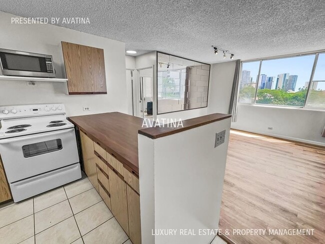 Photo - 1032 Kinau St House