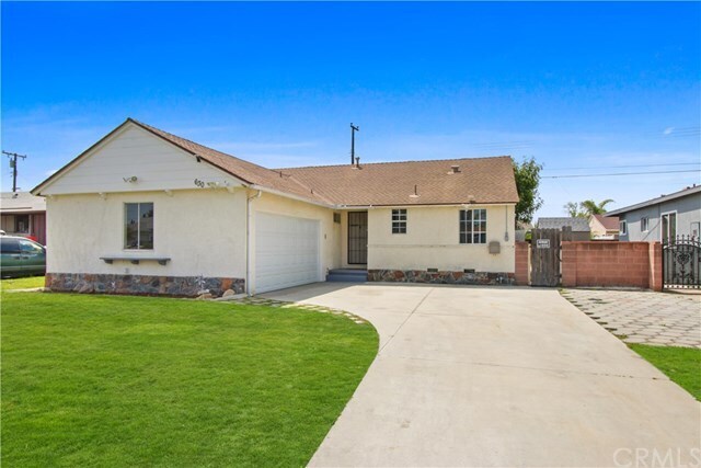 Primary Photo - 630 W Roberta Ave
