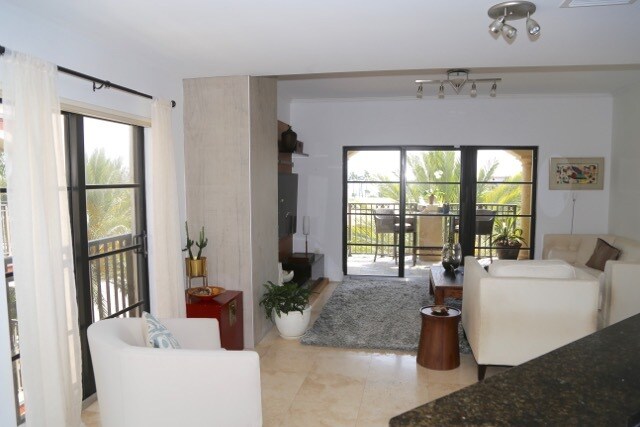 Family Room - 2409 N Ocean Blvd
