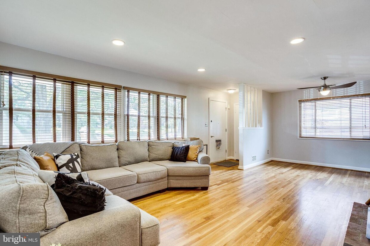 6707 40th Ave, University Park, MD 20782 House Rental in University