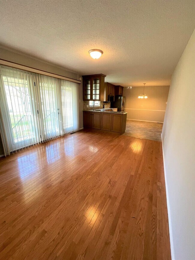 Foto del edificio - Charming 3 Bed/2 Bath Brick Ranch Home in ...