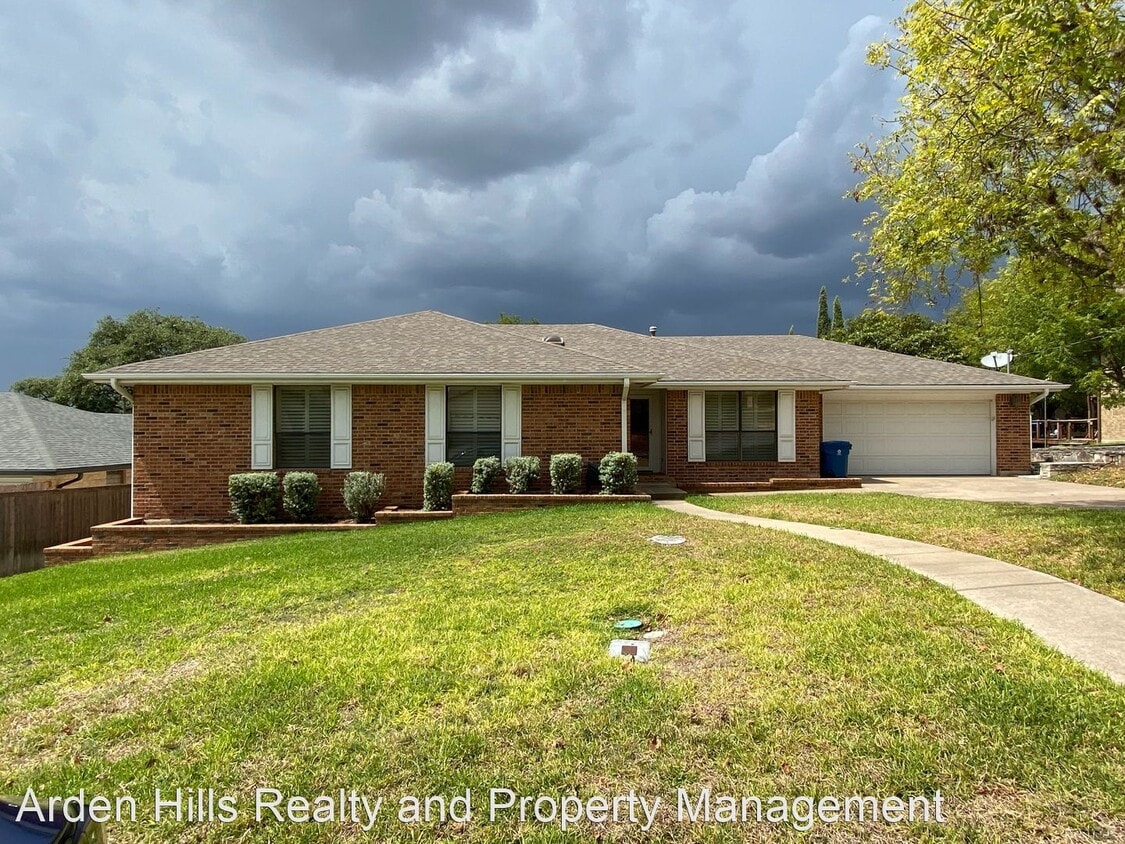 3 br, 2 bath House 430 Meadow Ridge House Rental in Kerrville, TX