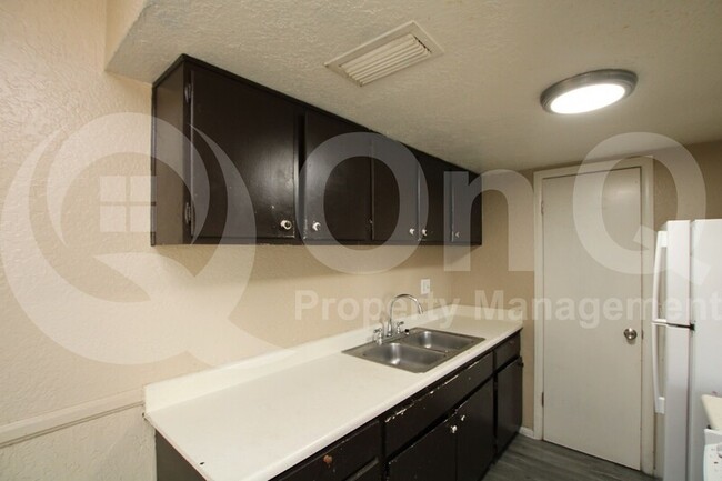 Building Photo - 1444 N 54th Ave