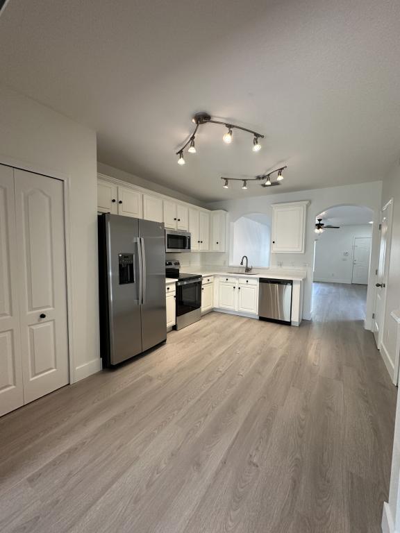 Foto del edificio - 15752 Fishhawk Falls Dr