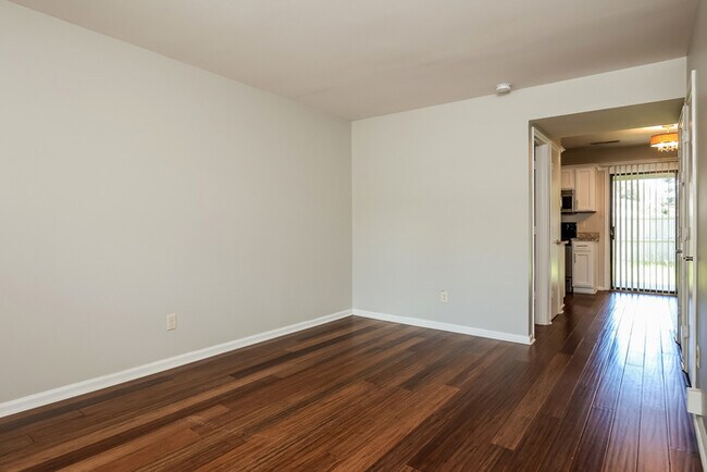 Foto del edificio - 1315 Mathis Ferry Rd