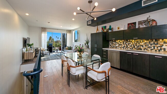 Foto del edificio - 751 N Fairfax Ave