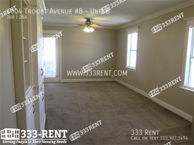 Building Photo - Large converted duplex close to UMKC & Roc...