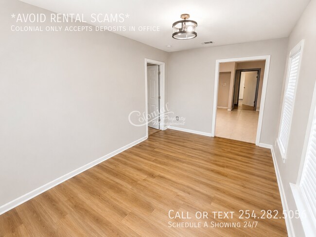 Foto del edificio - 716 McArthur Dr
