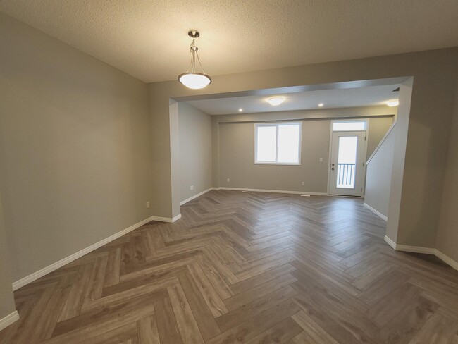 Building Photo - 2072 Wonnacott Way SW