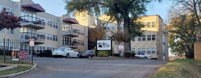 Building Photo - 2749 Sullins St