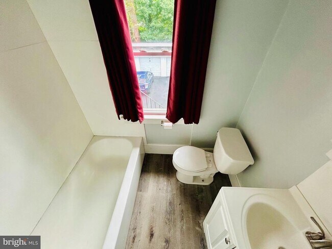 Foto del edificio - 303 Kenny St