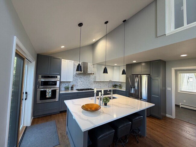 Foto del edificio - 3 Bedroom 2.5 Bath Home with 2 Car Garage ...