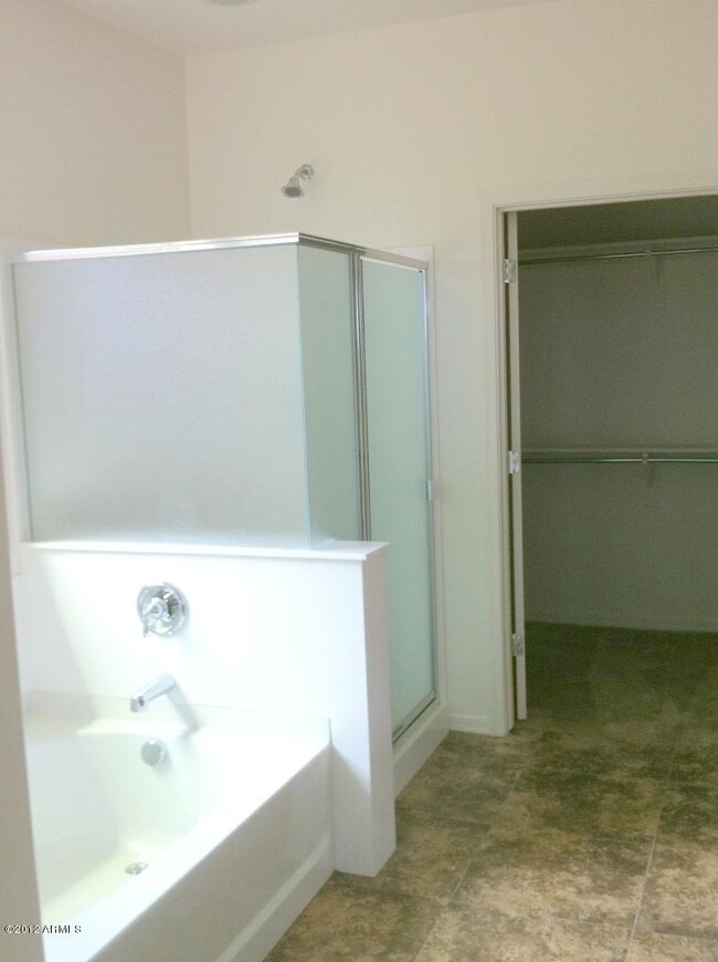 Building Photo - Gorgeous Home! Lots of upgrades!