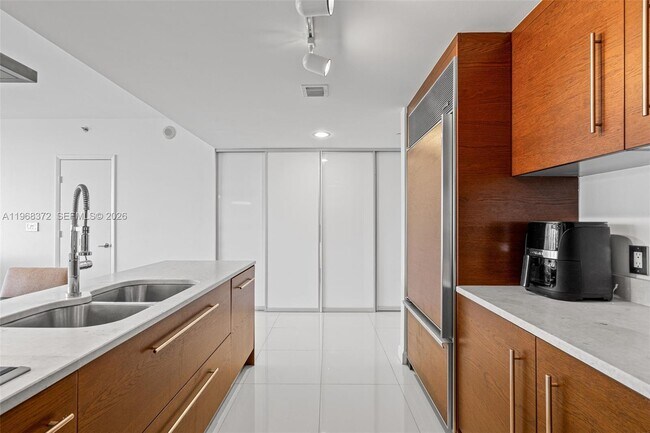 Foto del edificio - 495 Brickell Ave