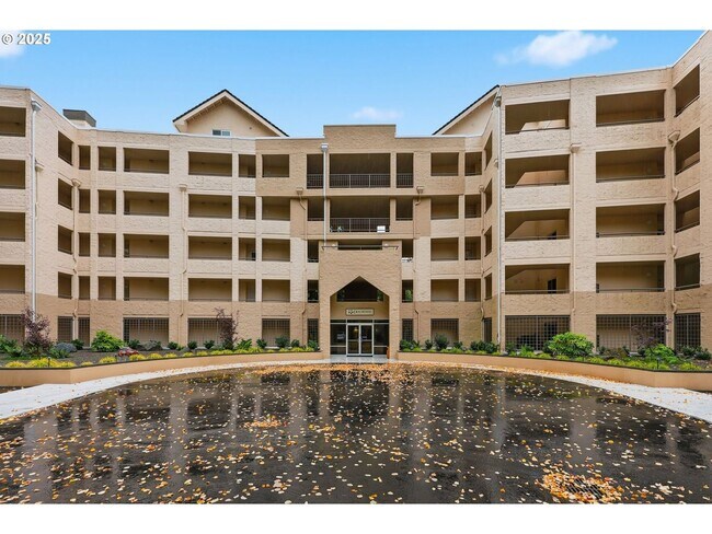 Building Photo - Rare 2 Bed 2 Bath + Loft Quintet Condo with Resort-Style Living in Portland’s West Hills