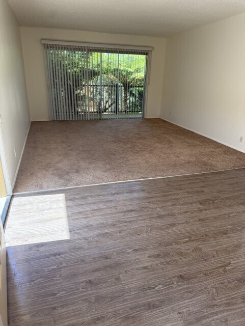 Building Photo - Casa De Oro Apartments