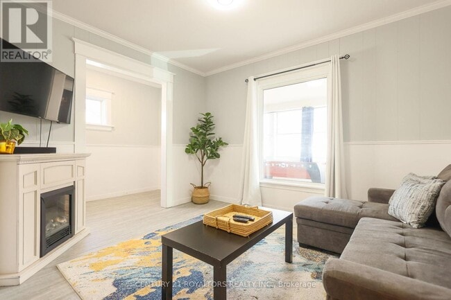 Photo du bâtiment - 5283 Buchanan Ave