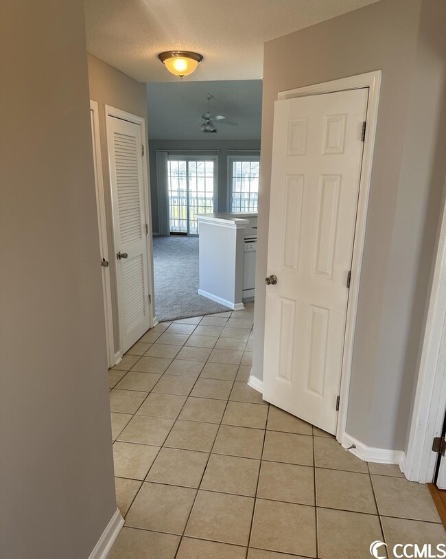 Building Photo - 4914 Twin Pond Ct