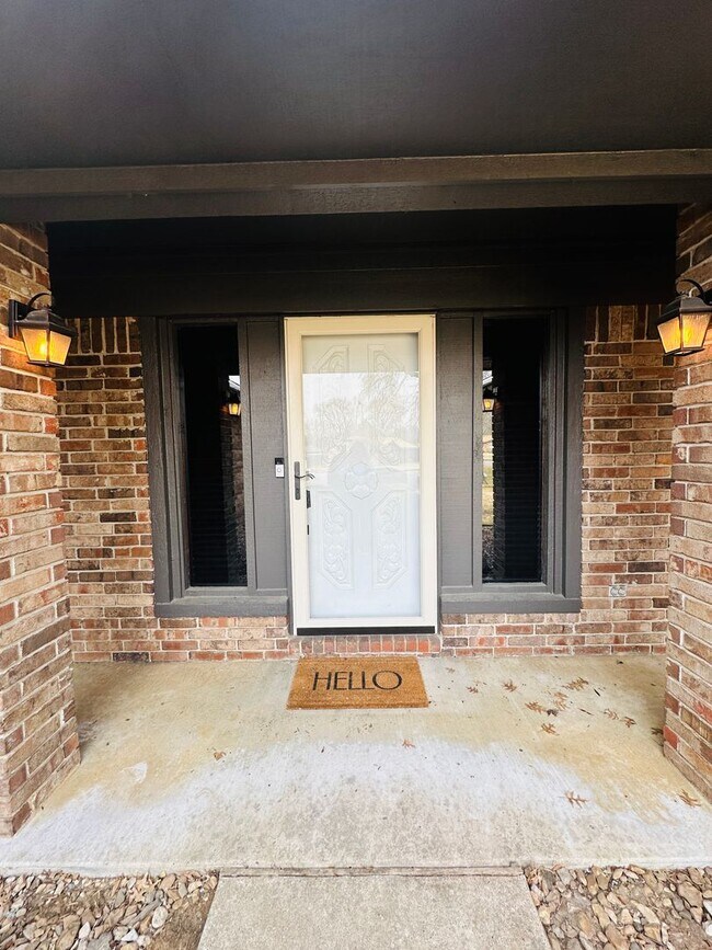 Building Photo - 3406 Erin Oaks St