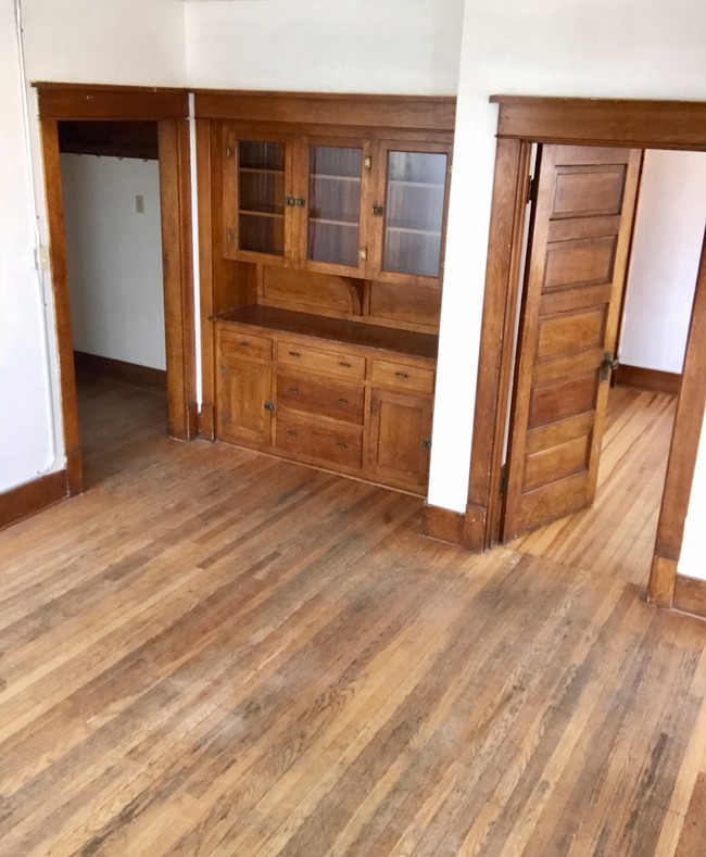 Foto del edificio - 618 W Cedar St
