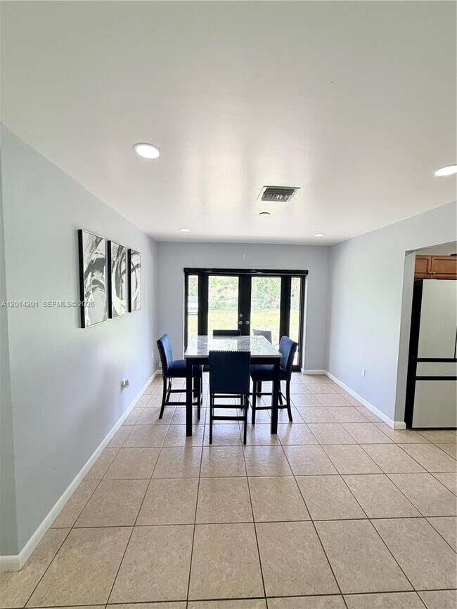 Foto del edificio - 1410 NW 199th St