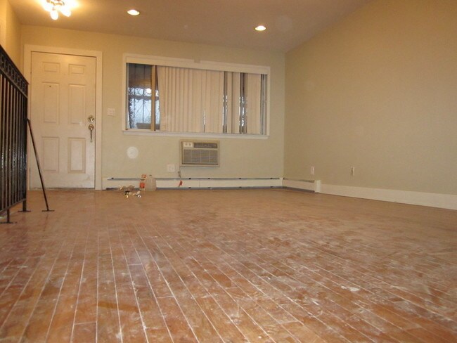 Building Photo - 154 Ellery St