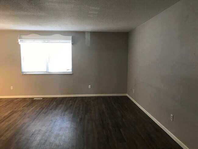Building Photo - 2636 Villa Park Dr
