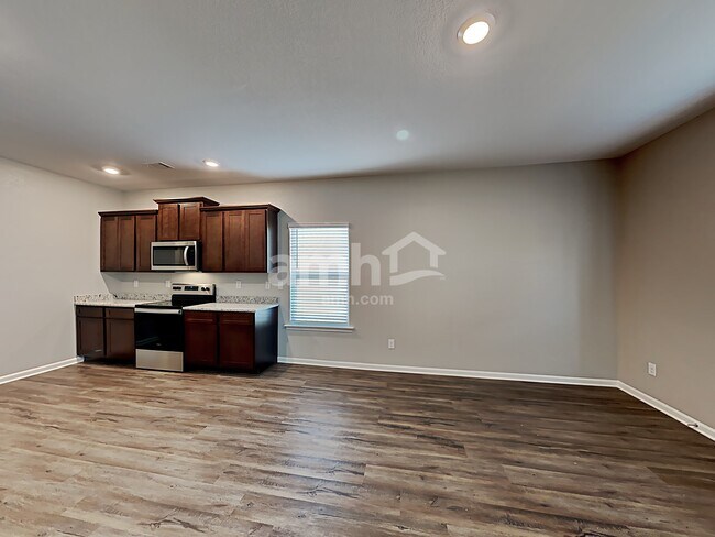 Building Photo - 415 Vermeer Ct