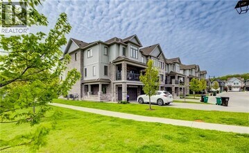 Building Photo - 115 S Creek Dr