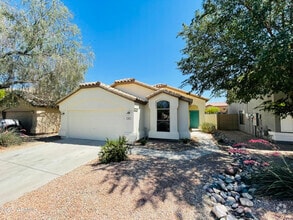 Building Photo - 841 E Lovegrass Dr