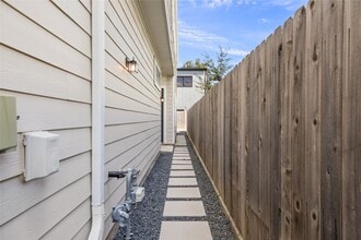 Building Photo - 946 Judiway St