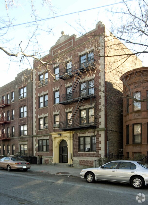 Primary Photo - 1110 Carroll St