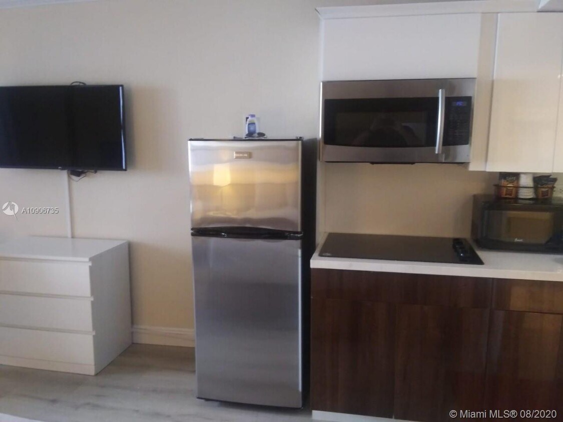 Foto del edificio - 19201 Collins Ave