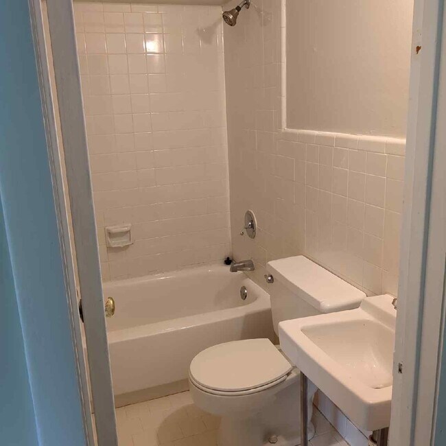 Foto del edificio - 1517 Sweetbriar Ave