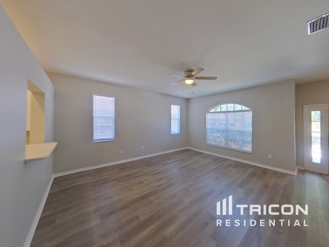 Building Photo - 6209 Crickethollow Dr