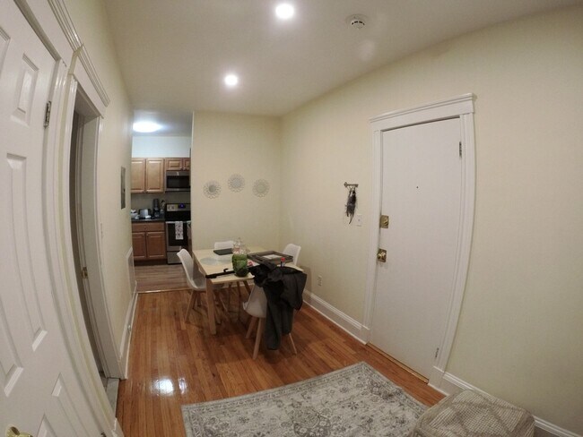 Foto del edificio - Nice 3 bed in Cleveland Circle