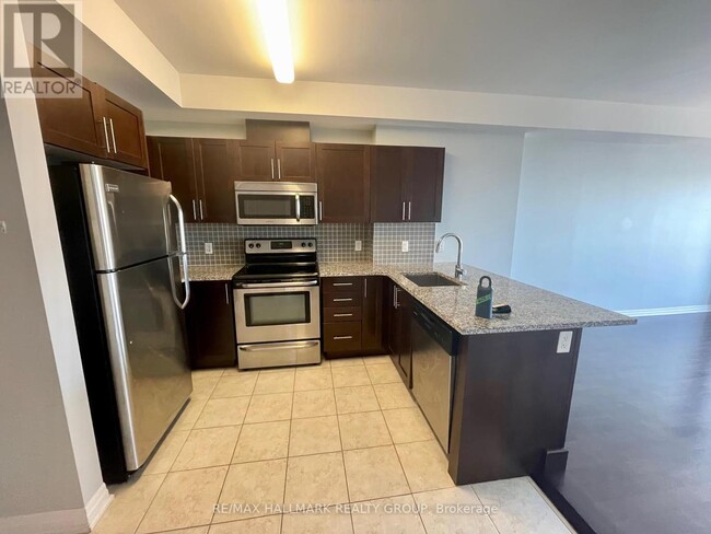 Photo du bâtiment - 242-2242 Rideau St